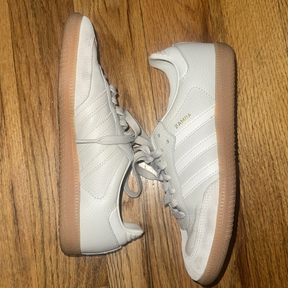 adidas Samba Sneakers in Cream with Gum Sole - Picture 6 of 10